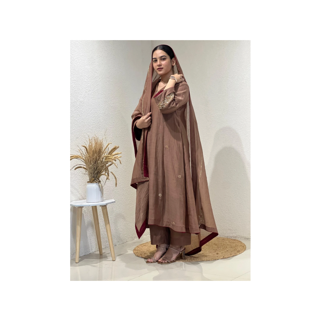 Full Sleeve Brown Hosh-Ruba 3-Panel Salwar Set – Women’s Luxury Malai Chanderi